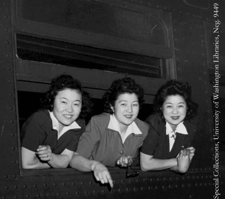 Three women on train, UW9449